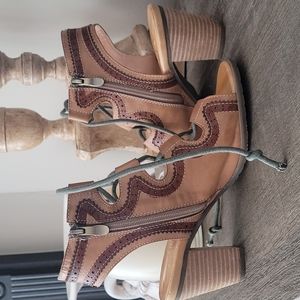 L'Artiste by Spring Step Alejandra women's sandals